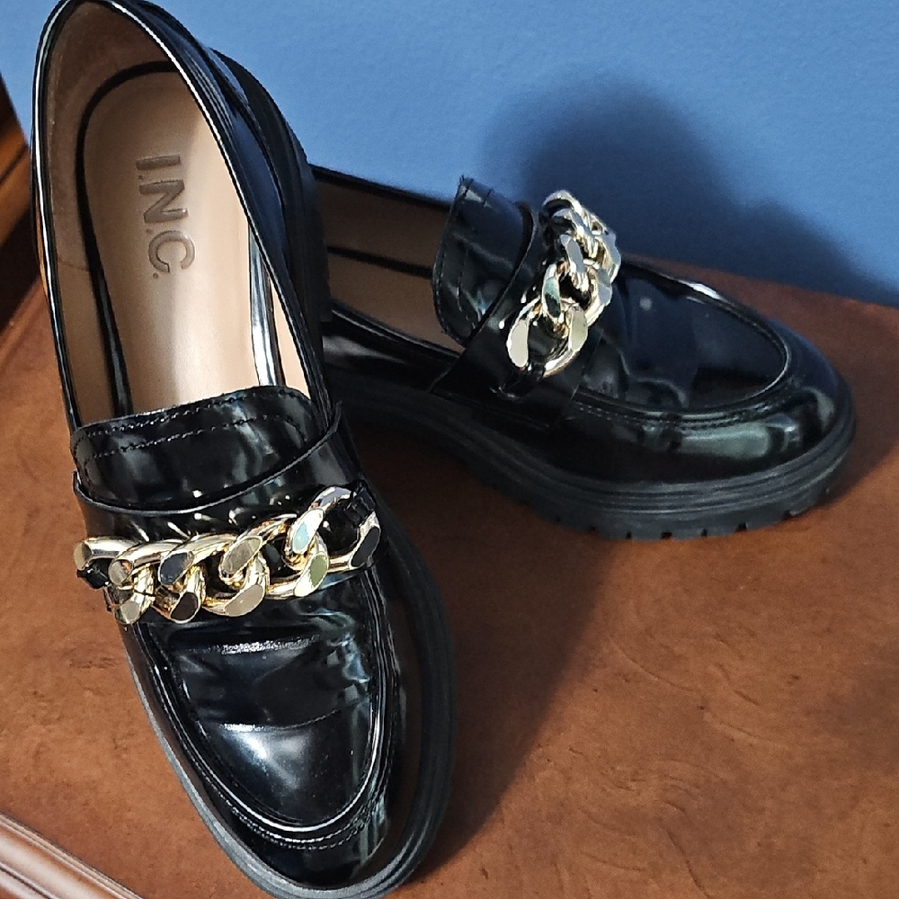 INC International Concepts Black and Gold Flats with Modern Style